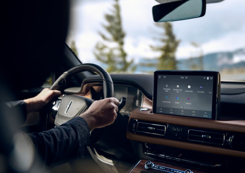 The center touch screen in a 2024 Lincoln Aviator® SUV is shown | Parks Lincoln of Tampa in Tampa FL