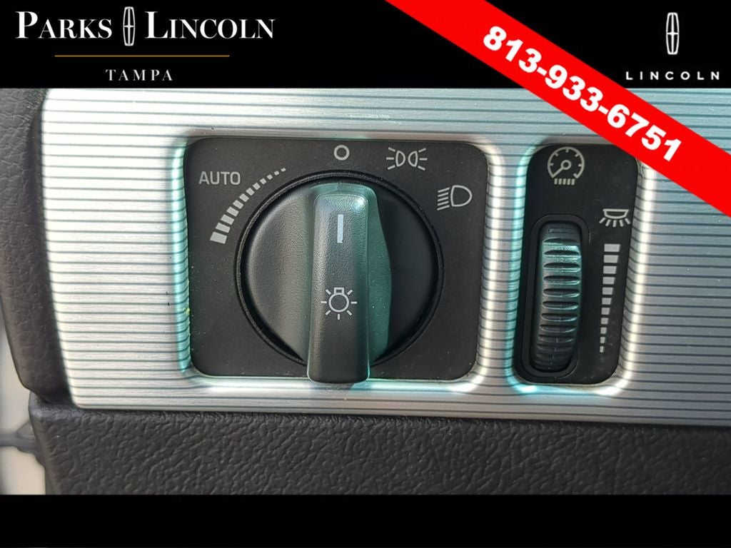 2004 Ford Thunderbird Base