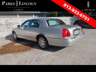 2011 Lincoln Town Car Signature Limited