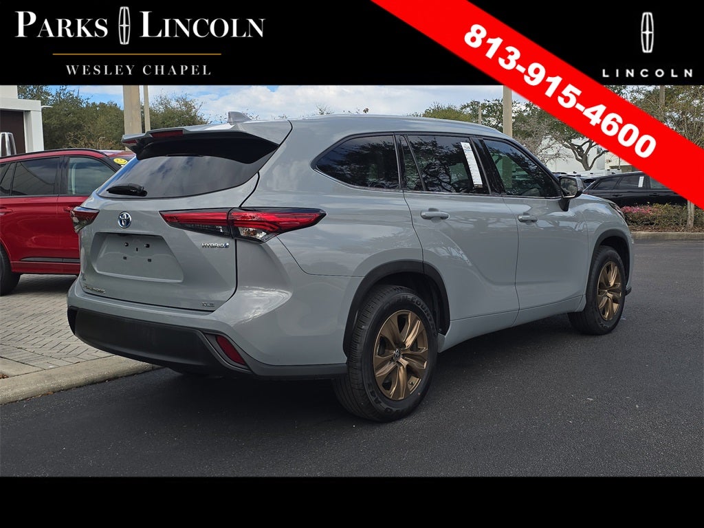 2022 Toyota Highlander Hybrid Bronze Edition