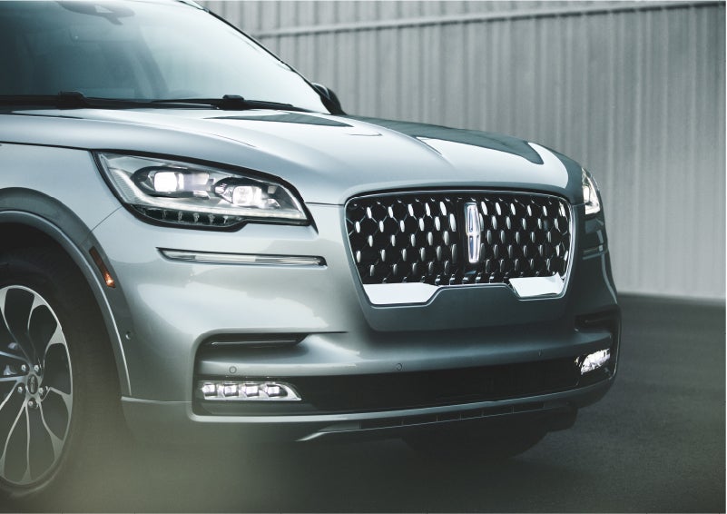 The available adaptive pixel LED headlamps of the 2023 Lincoln Aviator® SUV activated | Parks Lincoln of Tampa in Tampa FL