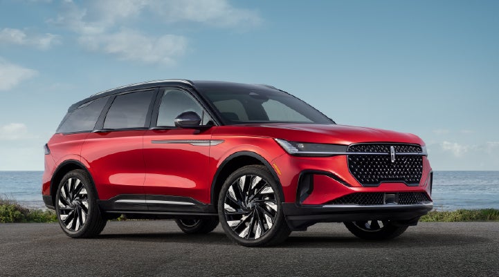 A 2025 Lincoln Nautilus® Reserve model is shown with the stylish available Jet Appearance Package. | Parks Lincoln of Tampa in Tampa FL