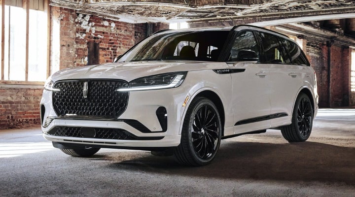 A 2026 Lincoln Aviator® SUV is shown with the available Jet Appearance Package. | Parks Lincoln of Tampa in Tampa FL